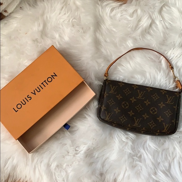 Vintage Louis Vuitton Pochette w/ box - Picture 1 of 8